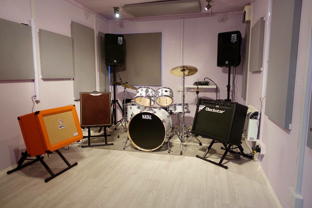 Need a Rehearsal Room tonight? The Band Hub Rooms are available  £10 per hour, Just a short walk from Sutton Coldfield Train Station. Everything in the photos included #thebandhub #suttoncoldfield #birmingham #rehearsalrooms @sutcol @brumhour