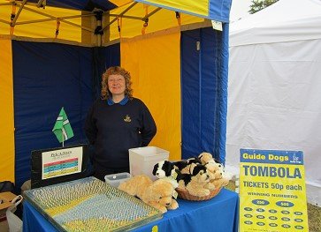 DudleyVols's tweet photo. OPP OF THE DAY: Fundraiser, Guide Dogs https://t.co/d8uHK2crbB https://t.co/aKW1tJAsqN