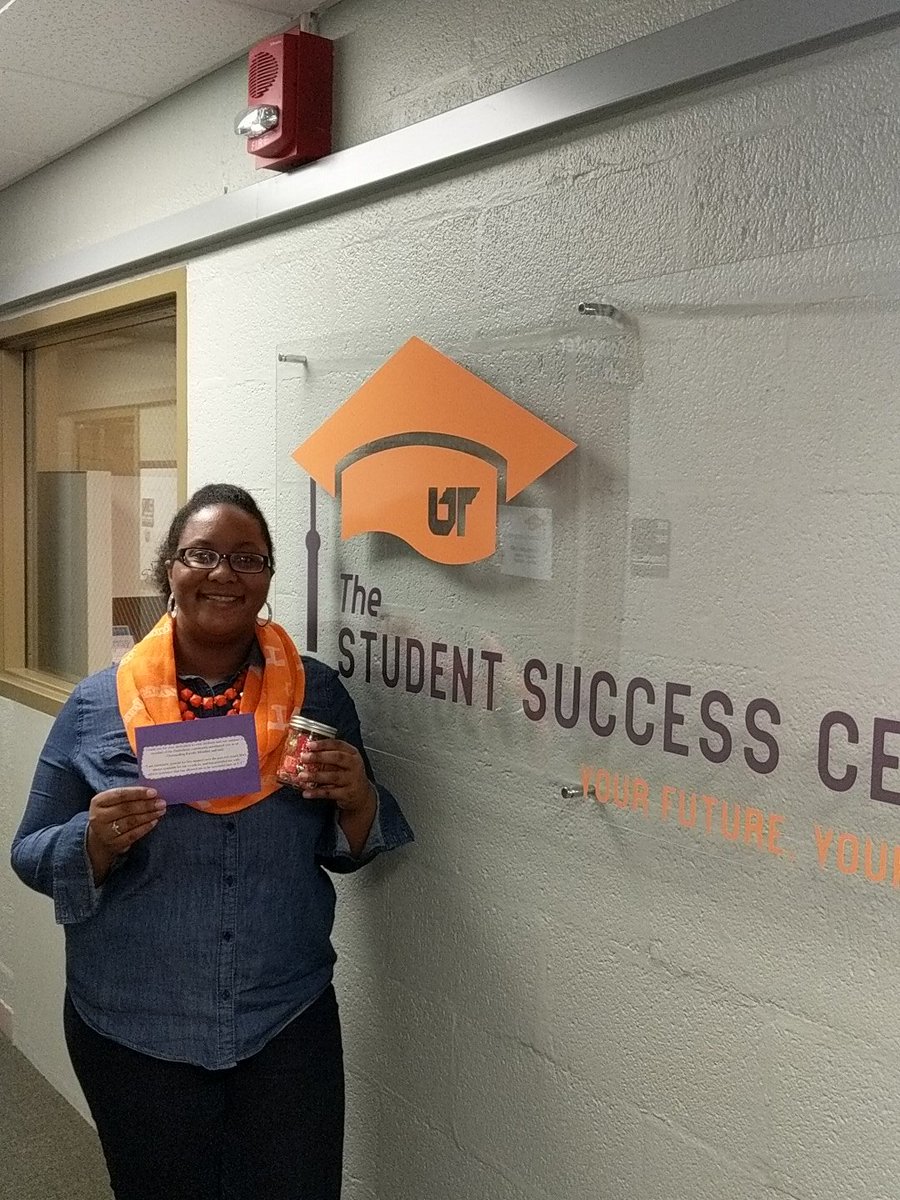 utk_asc's tweet photo. Academic Coach NaQuaina Moore recognized as an outstanding staff member by @UTKPanhellenic for her dedication to students! #SuccessVol #utk #BigOrangeFriday https://t.co/wcsmRqXNQb