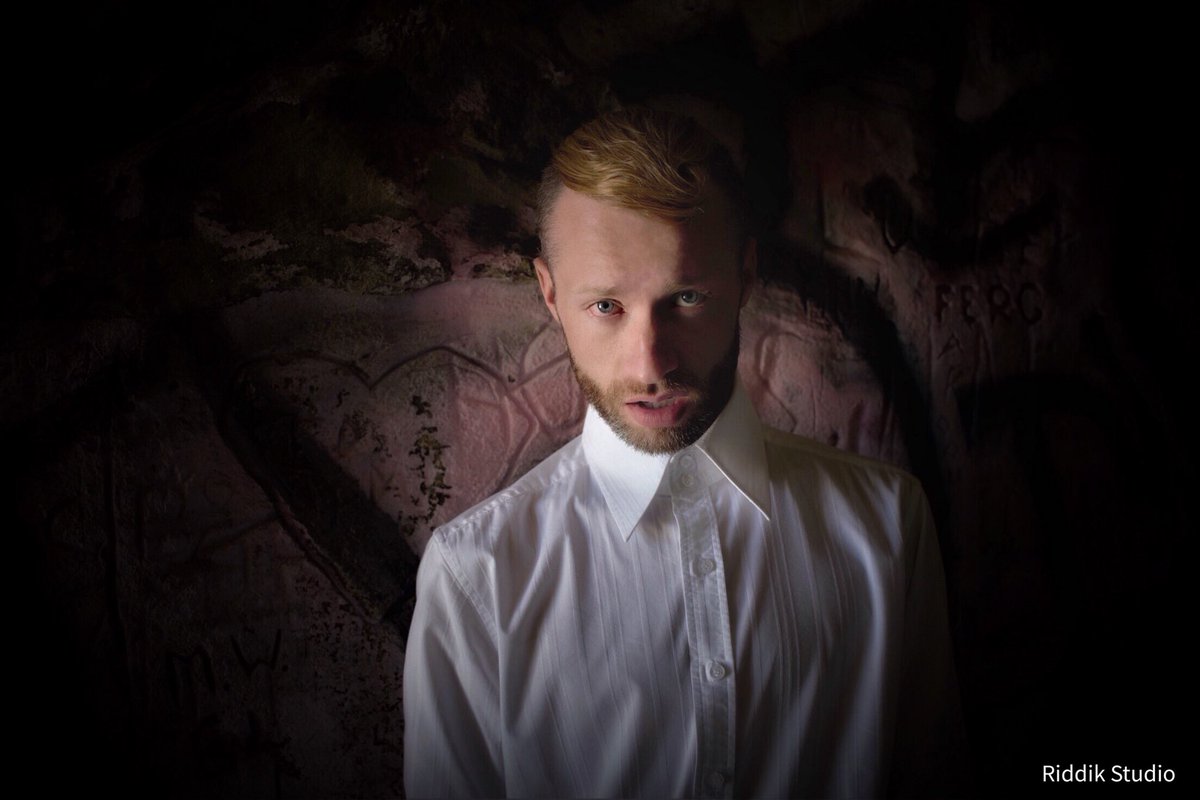 FinRiddik's tweet image. In a world full of trends, I want to remain a classic. -Iman 🍯 #FinRiddik #Fin #Riddik #RiddikStudio #marchumphotographic #Iman #sandiego #california #chicago #atlanta #georgia #nudemodel #malemodel #model #fashion #vogue #beautiful #cute #raw #heart #life #love #menshair #lips