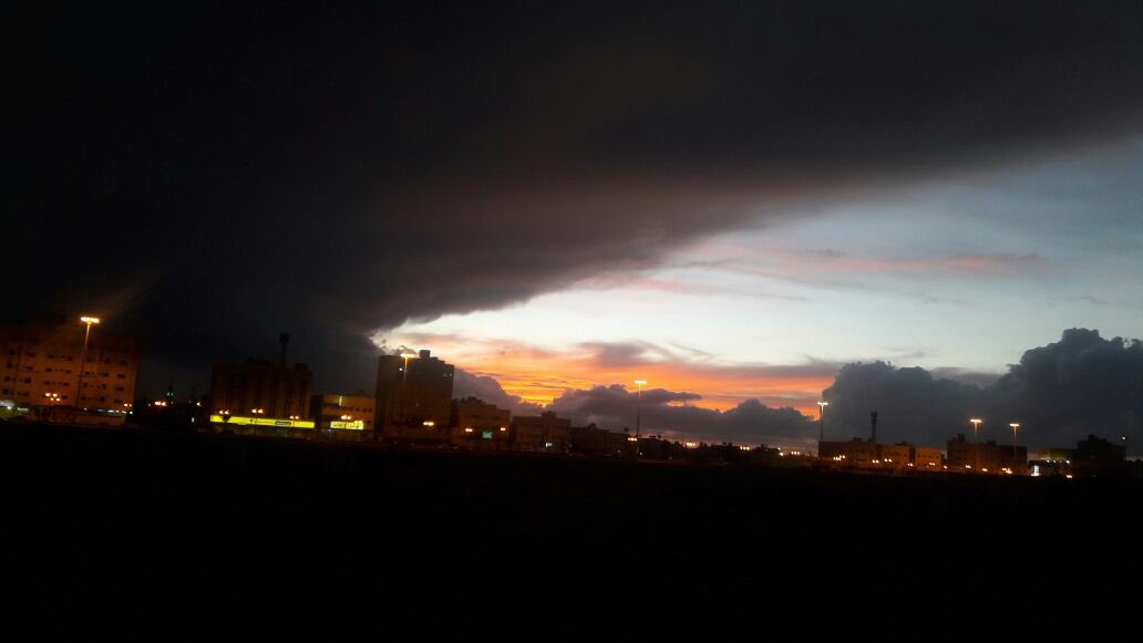 ماتختفي من العين نظرات الحنين♠️