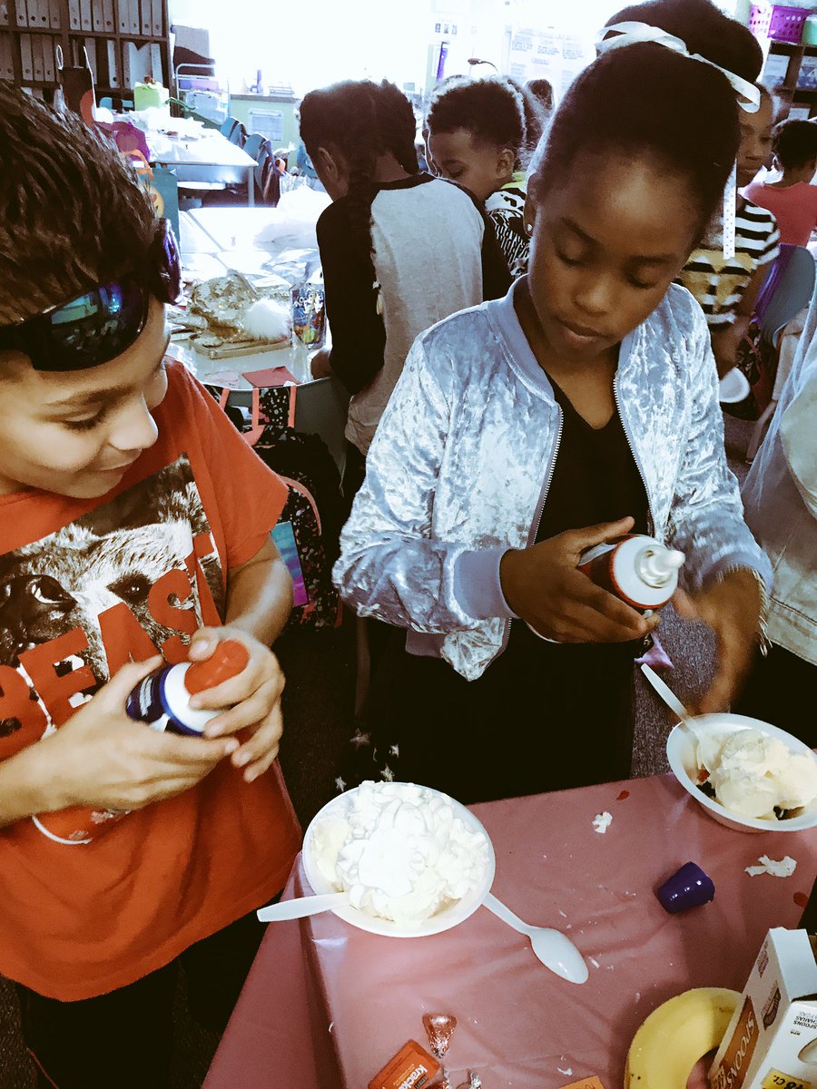 MrsG3rdgrade's tweet photo. We had the best time this week during our Ice Cream Valentine's Social. @HumbleISD_RCE https://t.co/hb05xr604E