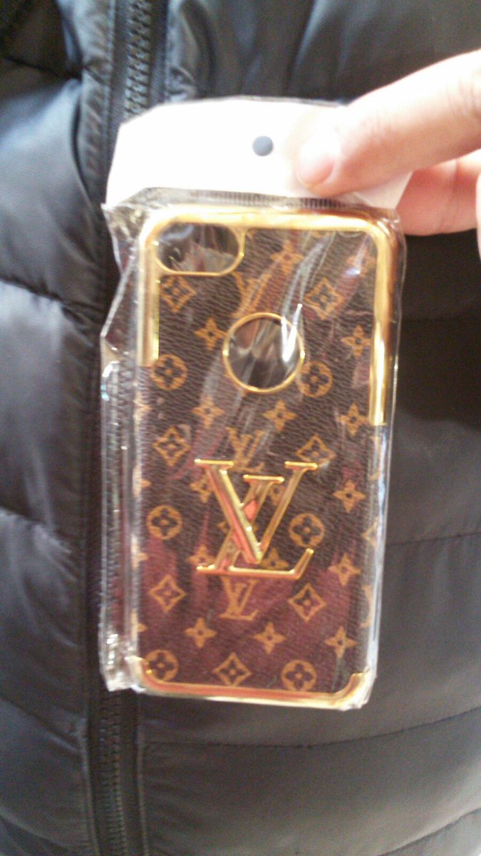 uomo_outlet's tweet photo. Ragazzi, grande NOVITÀ
Cover tipo LV per IPhone 6/7 7 Plus e Samsung (dipende dalla.Cover)
😍😍😍😍😍😍😱😍😍😍😍😍 https://t.co/BeDe2b44F6
