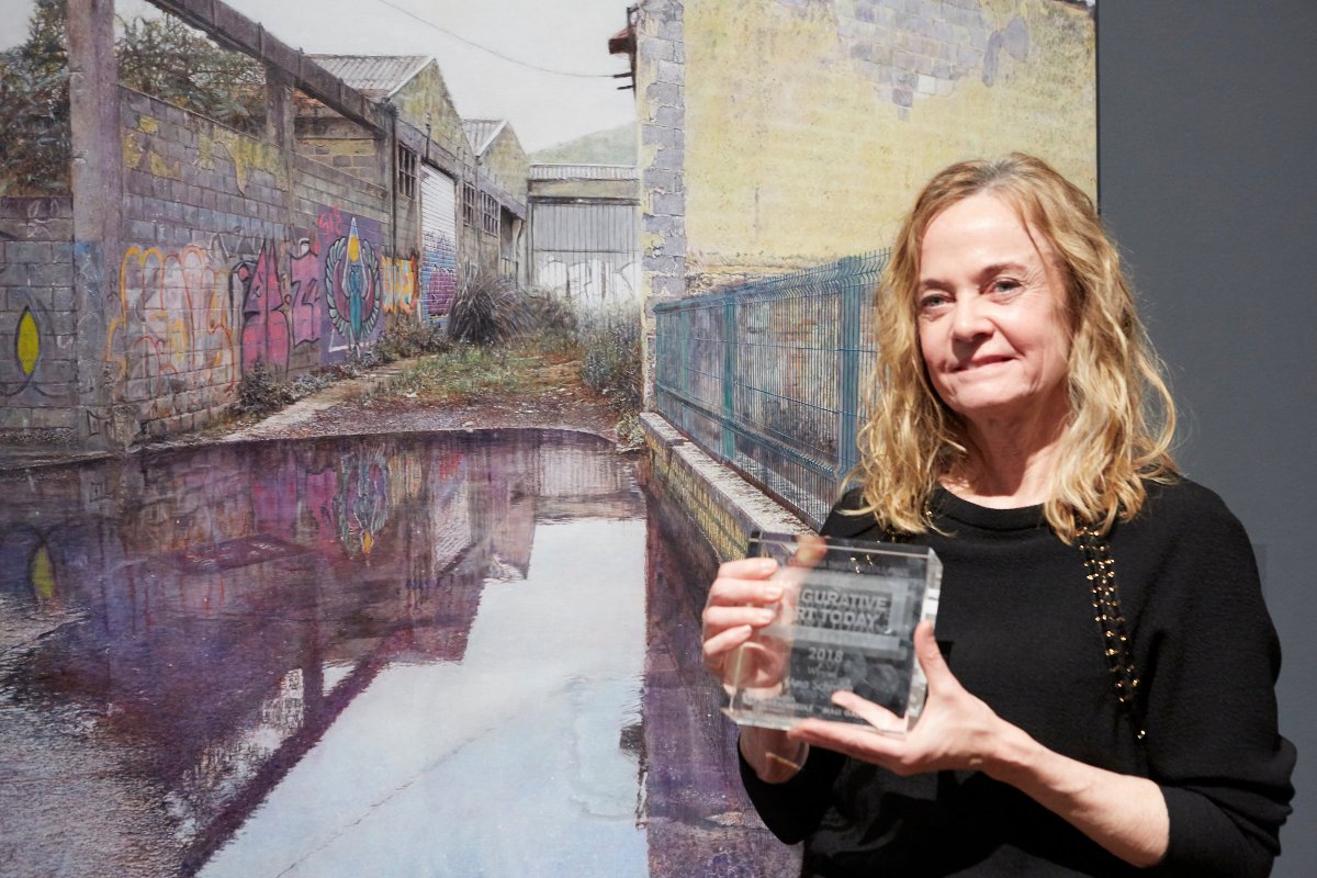 mallgalleries's tweet photo. #ColumbiaThreadneedlePrize winner Ana Schmidt has previously won major awards in the USA, Italy and Spain and has exhibited paintings &amp; drawings worldwide in group exhibitions, and recently at Figurativas 2017.
See her works here - 
 https://t.co/6YYVymPqNZ https://t.co/WyK4uVqFzg