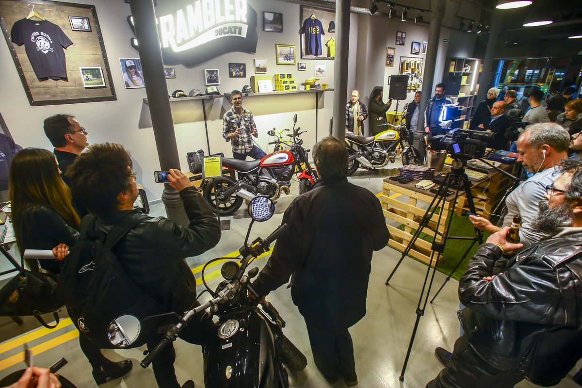Quieres ver la primera tienda dedicada en exclusiva al mundo de las #Scrambler de <a href="/scramblerducati/">scramblerducati</a>? solomoto.es/noticias-motos…
<a href="/solomoto_es/">SoloMoto</a> <a href="/ducatiesp/">Ducati España</a> <a href="/ducatibarcelona/">DucatiBarcelona</a> <a href="/DucatiMotor/">Ducati</a>