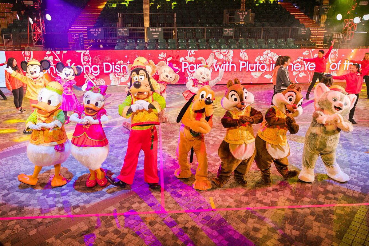 discoverhk's tweet photo. What a spectacular International Chinese New Year Night Parade tonight in #HongKong! #ChineseNewYear #KungHeiFatChoi 🕺💃🎠🎉 https://t.co/vdWxL5HliD