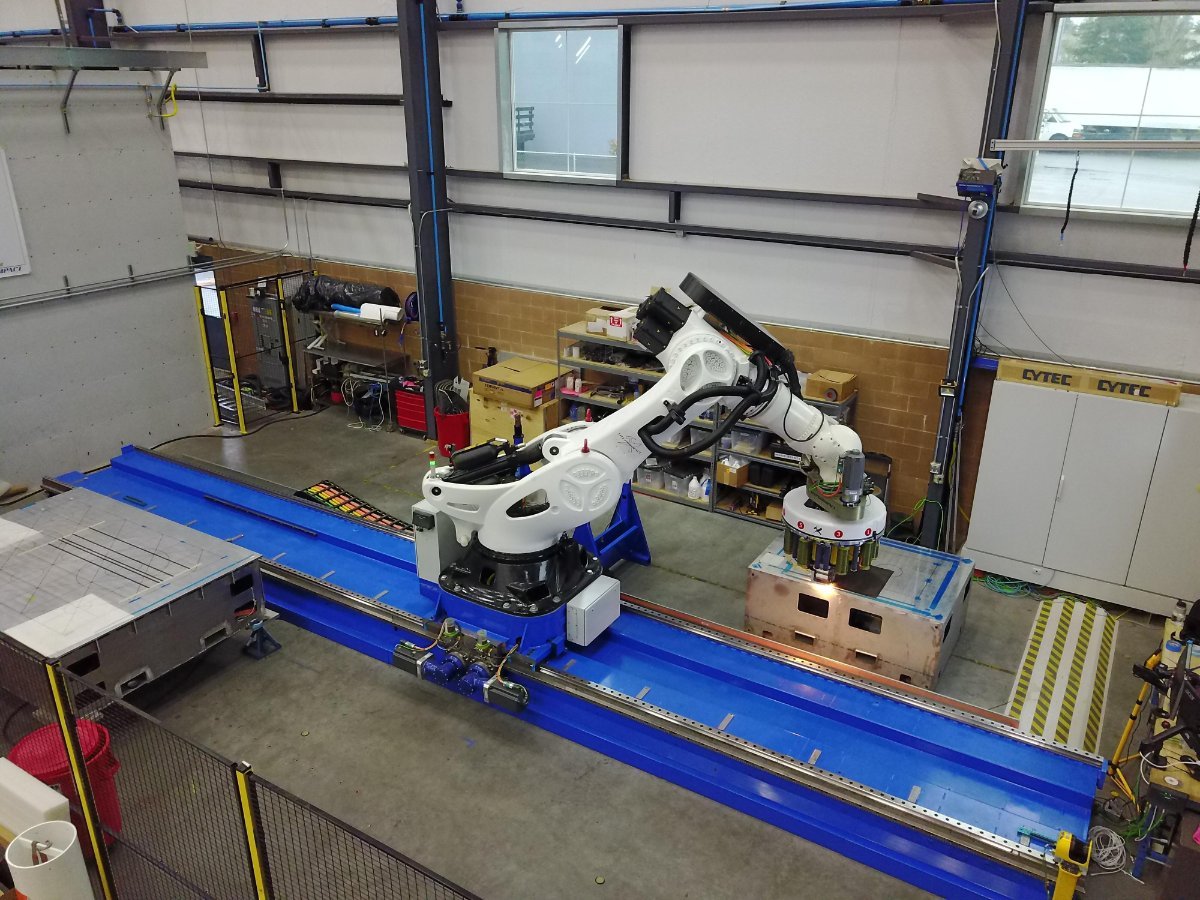 ElectroimpactUS's tweet photo. Electroimpact’s RCADE AFP cell tests layup rates, build times, material properties, part feasibility and more with fast and accurate equipment. With a design for versatility, we can accommodate almost any R&amp;D need!

Contact Composites@Electroimpact.com for a quote, or more info. https://t.co/GLTdKBC6UU