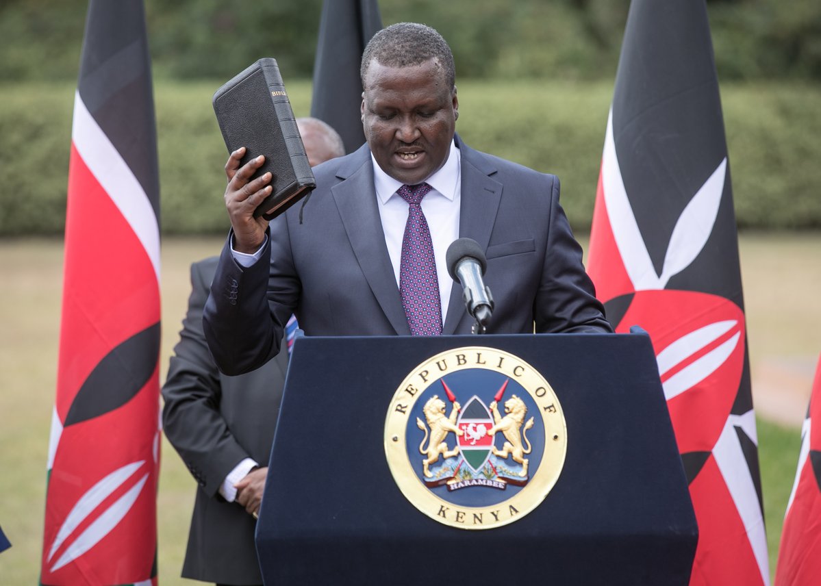 MiBeMa_2022's tweet photo. Hon. John Munyes earlier today took oath of office as Cabinet Secretary for Petroleum and Mining, Republic of Kenya at @StateHouseKenya 
#CabinetSwearingIn 
#CSSwearingIn 
#CSsSwornIn 
#PetroleumAndMining https://t.co/ZDY3kanamM