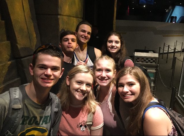StringWSE's tweet photo. Some of our students were very excited to meet Star Wars characters this morning in Hollywood Studios! #wsedisney https://t.co/jBZWxeXLib