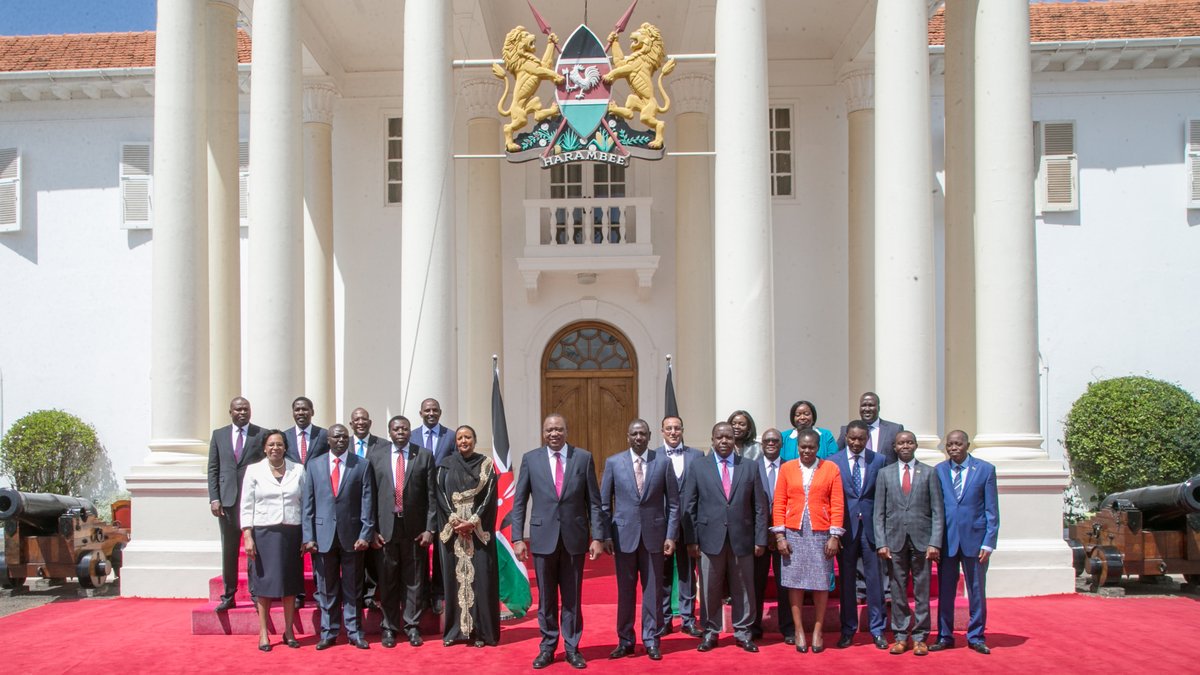 MiBeMa_2022's tweet photo. Hon. John Munyes earlier today took oath of office as Cabinet Secretary for Petroleum and Mining, Republic of Kenya at @StateHouseKenya 
#CabinetSwearingIn 
#CSSwearingIn 
#CSsSwornIn 
#PetroleumAndMining https://t.co/ZDY3kanamM