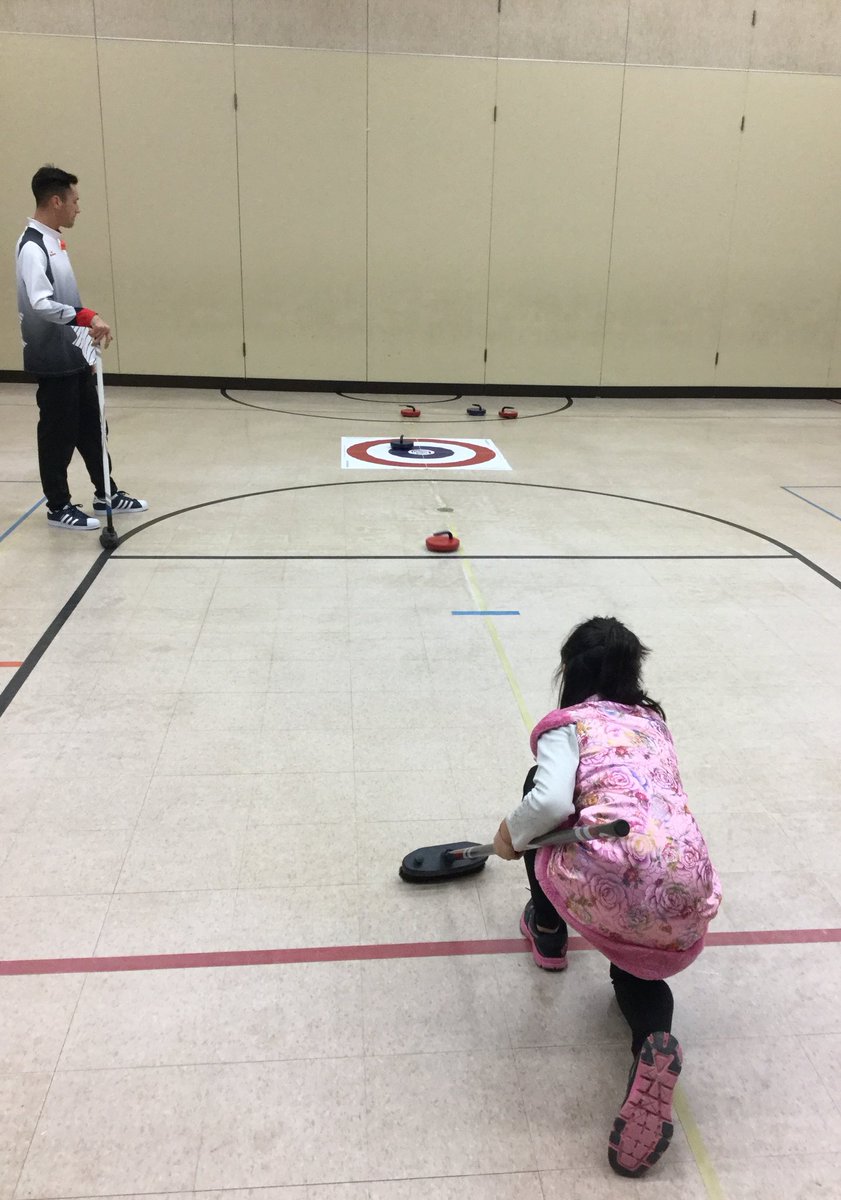 sjnycdsb's tweet image. St. Justin, Martyr wins a gold in curling with our grade 3-6 students! #YCDSB #curlingfun