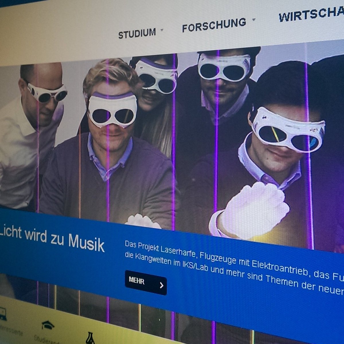 HackathonTos's tweet photo. Our #laserharp is now on the @rwthaachenuniversity homepage and also presented in latest volume of the RWTH-Inside. Everybody who wants to join the #hackathon should have a look at https://t.co/Ewpgyovb59 
#laserharfe #TOS #happy #proud #laserharpTOS #bestTeam #lasermusic https://t.co/Leifnz0hDb