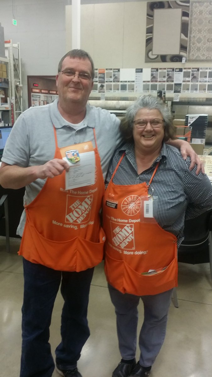 KevinDGlover's tweet photo. Thank you Jimmy for giving back to our associates!! @PiquaPete @HillardBob https://t.co/5BvS4Ryhu9