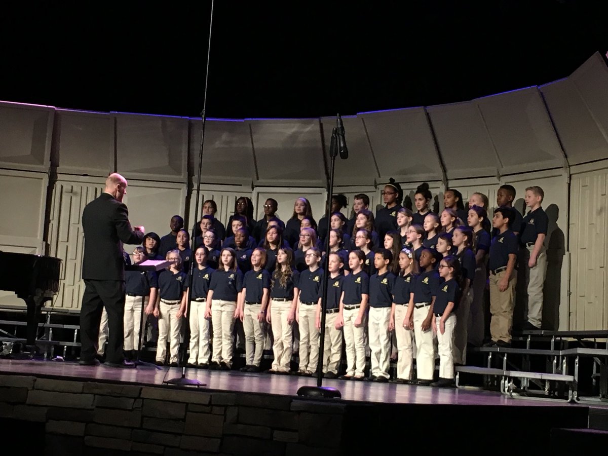 ALDCOBB1's tweet photo. Lewis ES performing beautifully at ES LGPE 😀 @CobbSchools @mlpmorse @ccsd_inst_mus @LauraLaQuaglia @lewiselementary @lewiselem1 https://t.co/ZmfW9LKtah