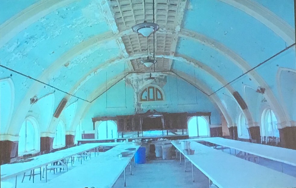 SmarketingIQ's tweet image. “Nature bats last” - Pete Woodall, @HiddenCityPhila shares his passion ❤️ first two pics are my neighborhood with the #DivineLorraine #cmphl #curiousity Enjoyed learning what #philly