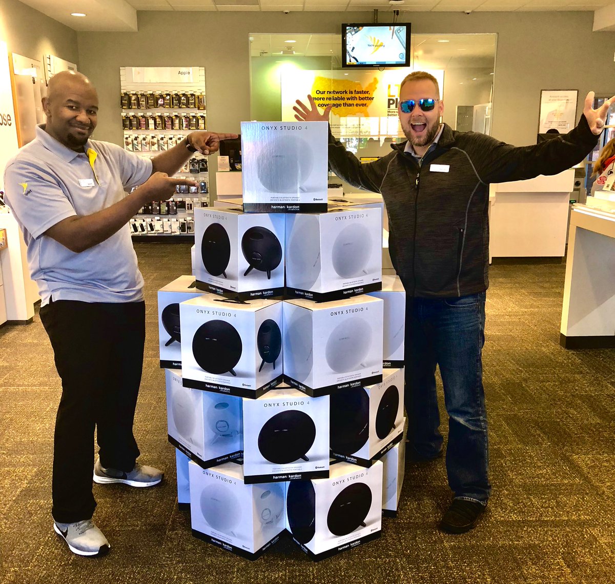 SRQSPRINT's tweet photo. TGIF! Come on down to Sarasota Sprint, 4141 Tamiami Trail, we have an awesome new promotion going on for our HK 4, with the purchase of any other item you can get this awesome speaker $300 off. Pick up yours today! https://t.co/180vDmHLqV