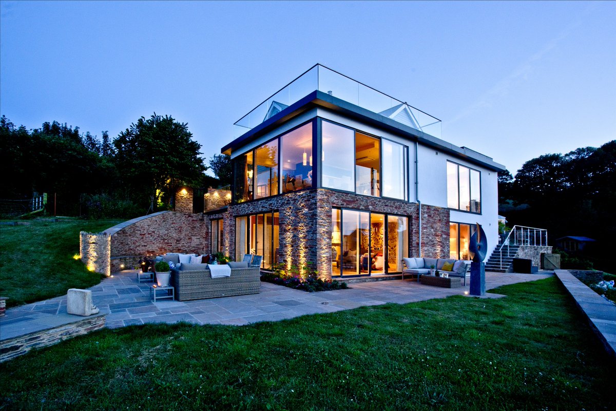 Our Blue Chip Paws pads are super dog friendly, so check out 5 of our faves... goo.gl/bfS2H1 #YearoftheDog2018 #YearOfTheDog #dogfriendly #sobluechip