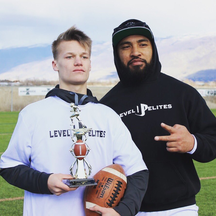 levelupelites's tweet photo. 🚨DEFENSIVE MVP🚨
Cannon DeVries @CannonDevries 
#LevelUpYS18 #RockwellWatchList https://t.co/HGCCM4PVOY