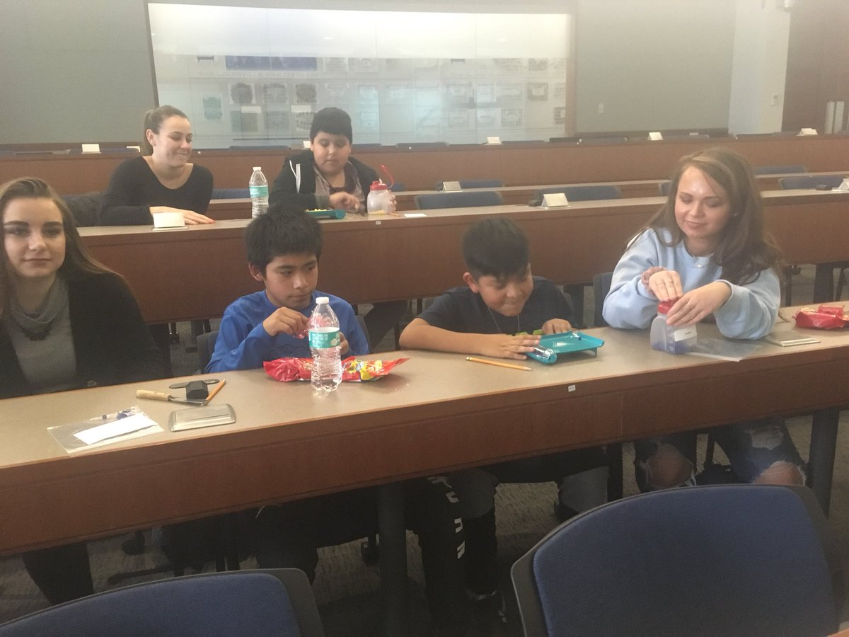 CMFKatUK's tweet photo. Thank you @UK_COP for putting on an activity for the kids this week! They loved learning about medication and what pharmacists do! https://t.co/Dhekuku6bp