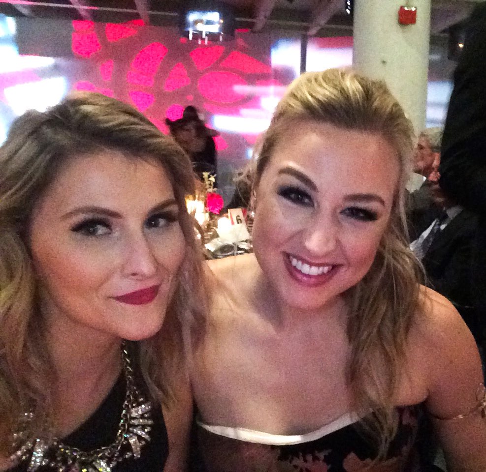 katlovescolor's tweet photo. Sisters. ❤️ @RadioBethany #GoodbyeBethany https://t.co/ymiMj6Nosp