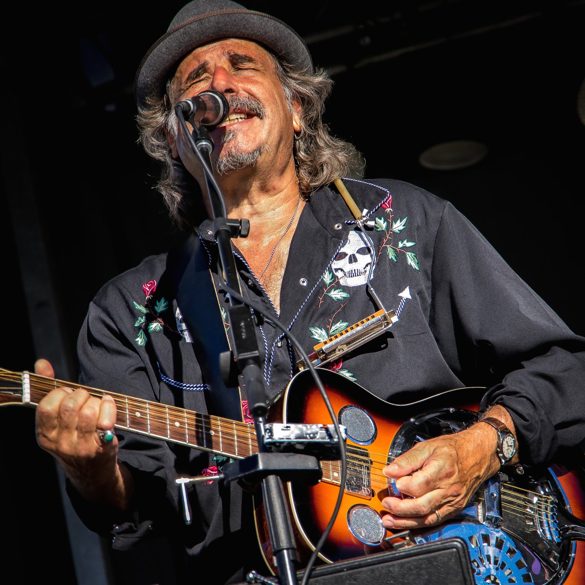 I play solo acoustic the Winterfolk Festival in Toronto tonight @ Black Swan on Danforth @ Broadview, 8pm. Lots of new songs in the show tonight and my latest CD "Slow Burn" for sale. Great music all weekend!!