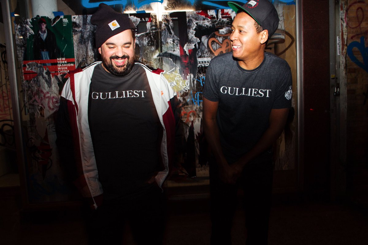 SoccerCooligans's tweet photo. It’s all in the gulliest of details. 🍎🍑🍐🍕🔥 #staygully Pre-order your “GULLIEST” Tee from @OnTheVolleyApp now at https://t.co/OQwDTZXXY1 https://t.co/c7GBBkij3s
