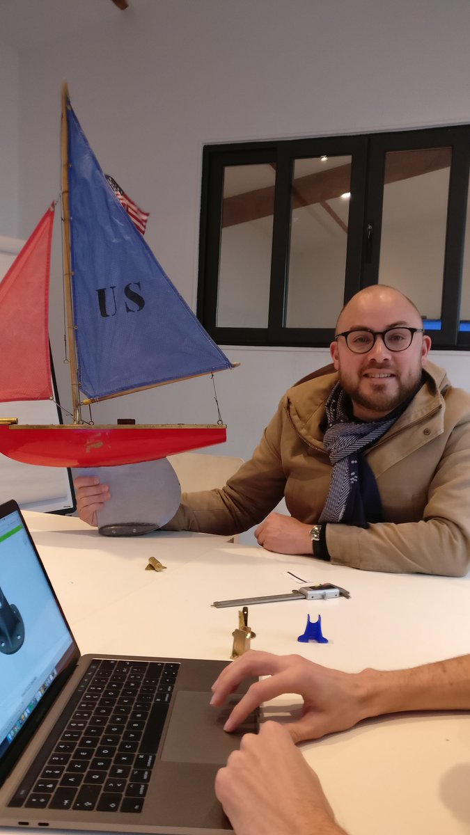 Uzful_Lab's tweet photo. On aide les petits bateaux du bassin jardin du Luxembourg à rentrer dans l'ère de l'impression 3D. C'est peut être rien pour vous mais nous on est super fiers :-) https://t.co/QnfWH0bJin