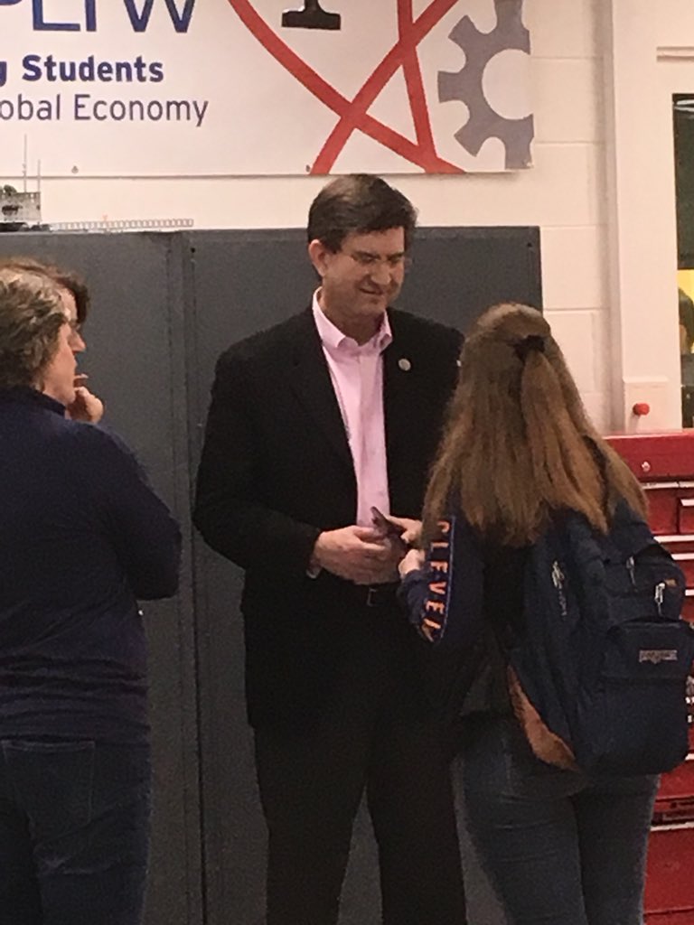 MichaelBZhang's tweet photo. Meeting Brad Schneider SELC #SELC #GBSNOW https://t.co/bQqAXX2TIV