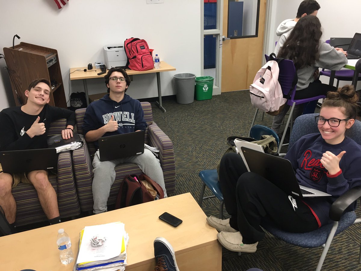 SKluse7's tweet image. #3students #3computers #1project #google #everywordcounts #ilab #happyfriday @MerylNorych @BravermanHHS @mengland_hhs