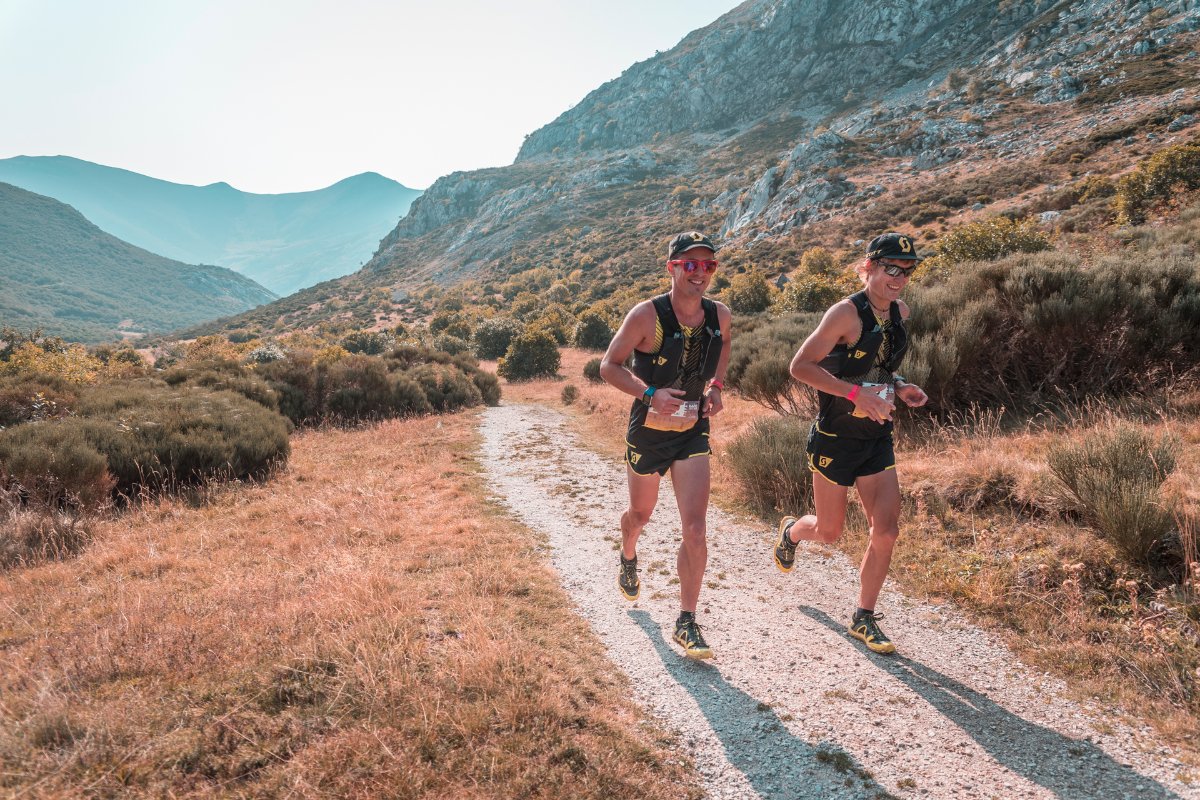 TIPS! Interested in nailing your next stage race? Here is some advice from the winning team of the <a href="/rianotrailrun/">Riaño Trail Run</a>: bit.ly/2o8TGs8
🏃: <a href="/runninglind/">Cody Lind</a> &amp; @trail_running
#NOSHORTCUTS #SCOTTrunning
📷:  @Aitor_Torib