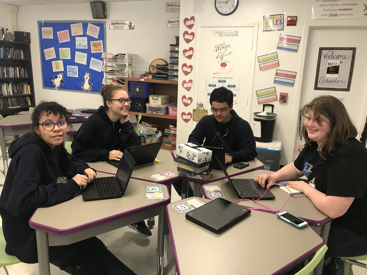 MrsFlowers_3009's tweet photo. A little @breakoutEDU on an early release Friday! #DATAdoes #fourCsinaction #suchintensity https://t.co/QCHYEP9gLb