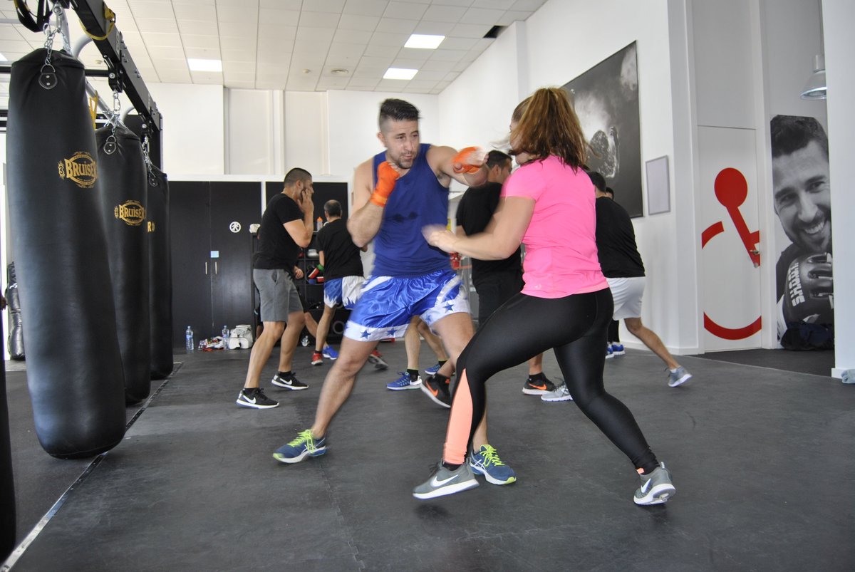 cuenca_pedron's tweet photo. Diseñamos las sesiones de entrenamiento adaptadas a cualquier persona, disfrutarás de nuestras clases donde combinamos el entrenamiento funcional con los movimientos de los deportes de contacto. Infórmate ahora!! #topboxingsystem #coachjcuenca #boxeo #kickboxing #mma #k1 #trx https://t.co/zooiCsf0xp