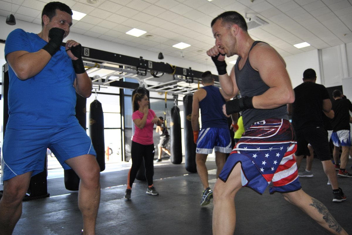 cuenca_pedron's tweet photo. Diseñamos las sesiones de entrenamiento adaptadas a cualquier persona, disfrutarás de nuestras clases donde combinamos el entrenamiento funcional con los movimientos de los deportes de contacto. Infórmate ahora!! #topboxingsystem #coachjcuenca #boxeo #kickboxing #mma #k1 #trx https://t.co/zooiCsf0xp