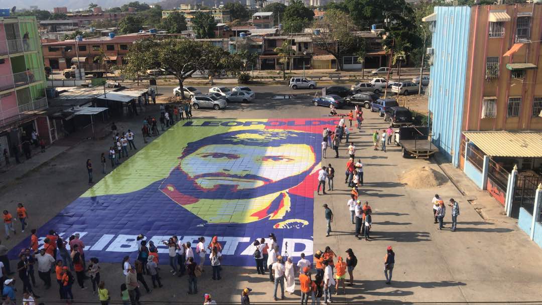 VoluntadPopular's tweet photo. .@afeolacruz: Estamos seguros de que los esfuerzos de @leopoldolopez y @VoluntadPopular muy pronto darán frutos #ConquistemosLaLibertad https://t.co/OssZmUHAV0 https://t.co/fmxRoju7RJ
