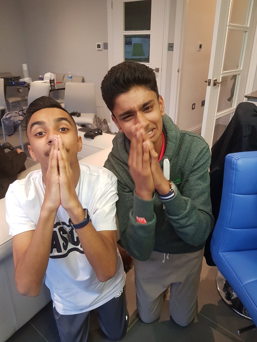 priyagp5's tweet image. Getting the boys beg for a sleepover! #teenagerstogether #longtimenosee #firstfriendever #birthdayweekend