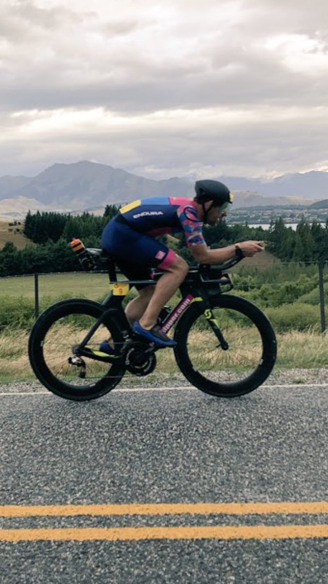 leeroytri's tweet photo. @Noaveragejoe88 working his way through the field early on @ChallengeWanaka @DougalAllan just in front with @lukemckenzie too https://t.co/YnkMu9vEPC