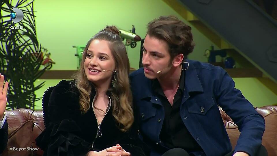 beklenenkral's tweet photo. Çok iyiler yahu... HiLeon fandom, ünlü oldunuz, el sallayın. :) #BeyazShow https://t.co/SZ1O3FCpbC