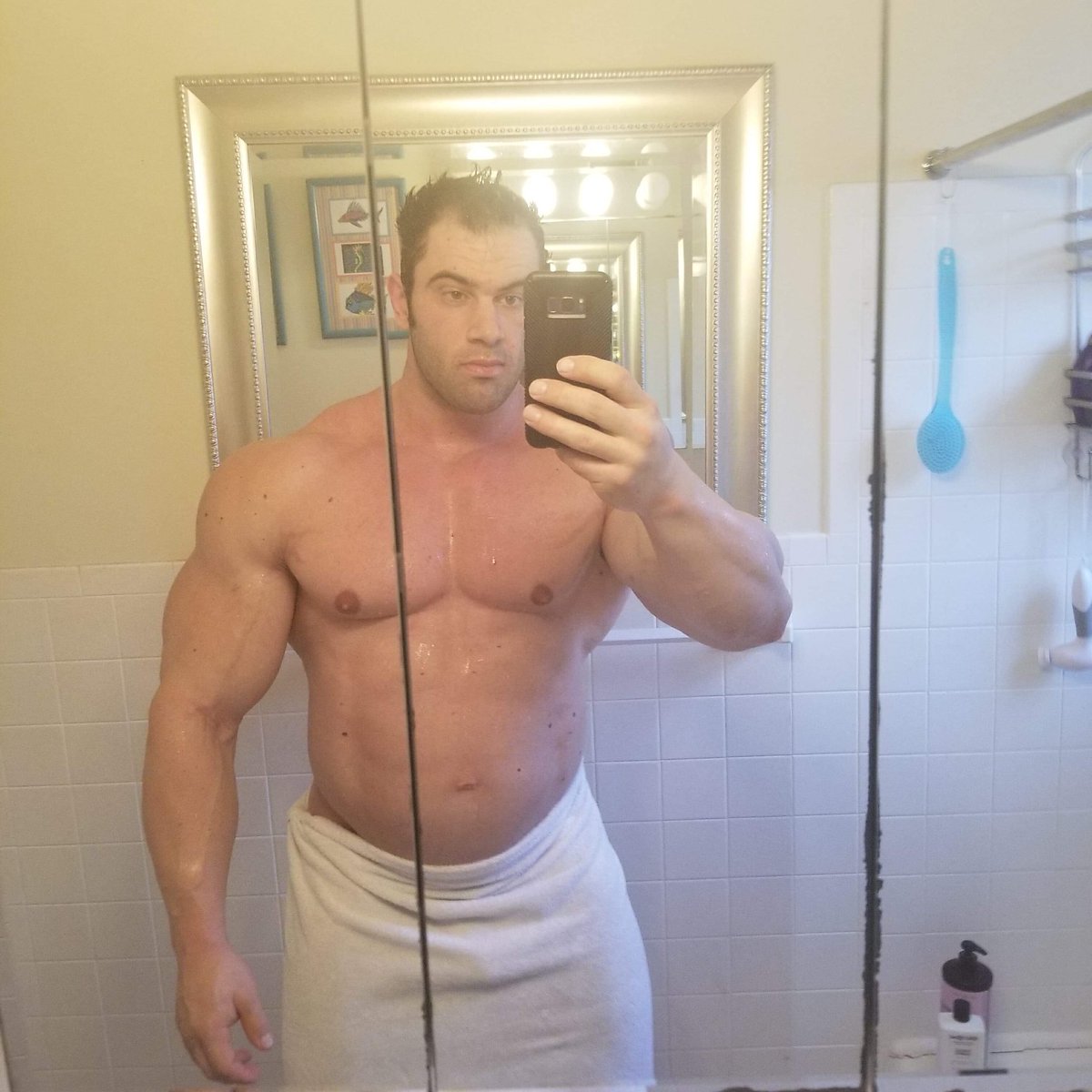 Fresh out the shower!
bigmaxmuscle.com

Come and subscribe to see my massive muscle on display!

#gaymuscle #muscle #musclemen #gayvoyeur #gayescort #muscleworship #gaycamshow #bodybuilder #bodybuilding #gay #instagay #video #muscles #musclemen #pecs #huge #live #webcam