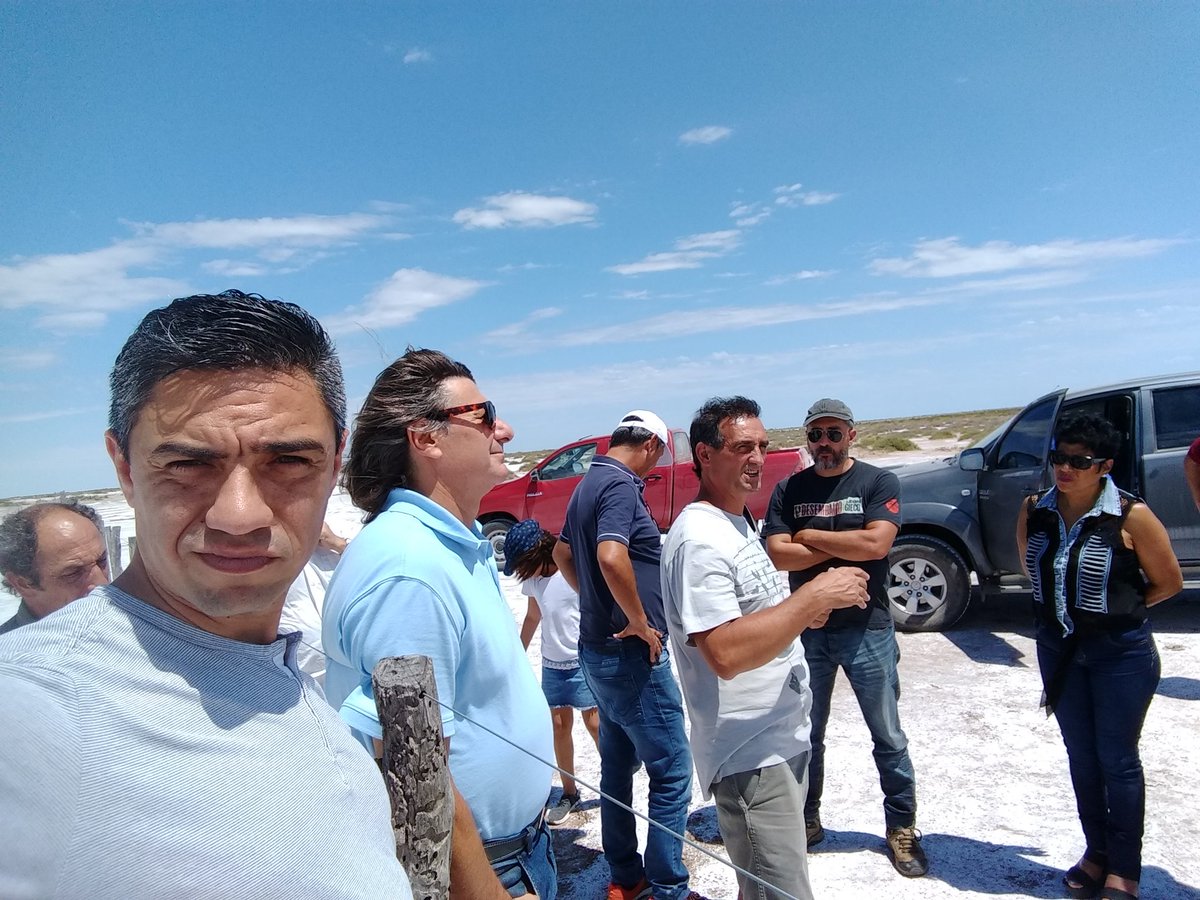 SuarezDiegoH's tweet photo. Estuvimos con la comisión de asuntos ecológicos de la @LegislaturaCBA visitando y analizando el proyecto de área natural protegida "Salina de Ambargasta" @SecAmbyCC @MinAAySP https://t.co/jvSveTjdLQ