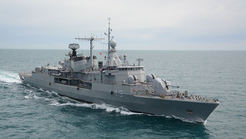 Armada Argentina on Twitter: "Caso #SAR El destructor ARA Sarandí, que se  encontraba en la zona de búsqueda del #SubmarinoARASanJuan fue destacado  para buscar a un velero italiano que perdió contacto a