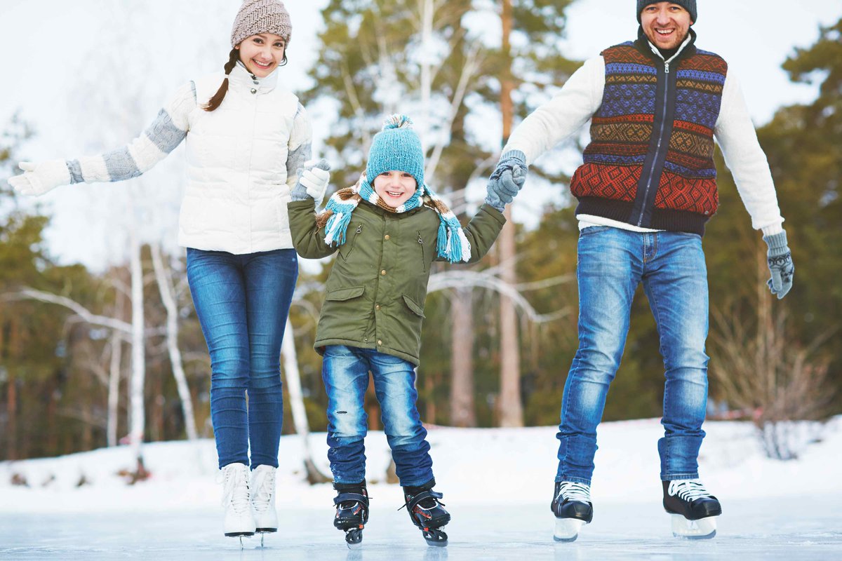 EECSacreCoeur's tweet photo. En rappel, nos écoles seront fermées le lundi 19 février pour le #JourDeLaFamille. Bonne longue #FinDeSemaine avec votre #famille! #OnEstBienCSDCEO https://t.co/4YLdJZU6H7