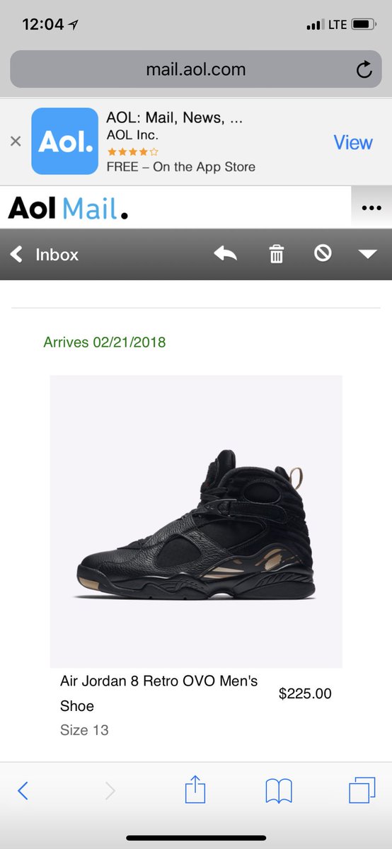 r_dublin's tweet photo. Wow I wanted the white ovo 8’s but I got the black ones instead smh 🤦🏿♂️ #ovo8 https://t.co/8cbCEf0Yt2
