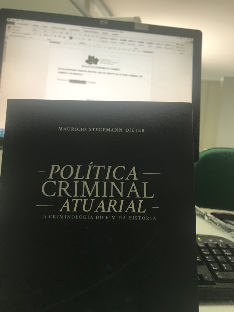 mestrinho123's tweet photo. Aprendendo com o mestre @mauriciodieter enquanto o Saj não volta. #DefensoriSIM #NaCarreira https://t.co/rBSfRUWLr7