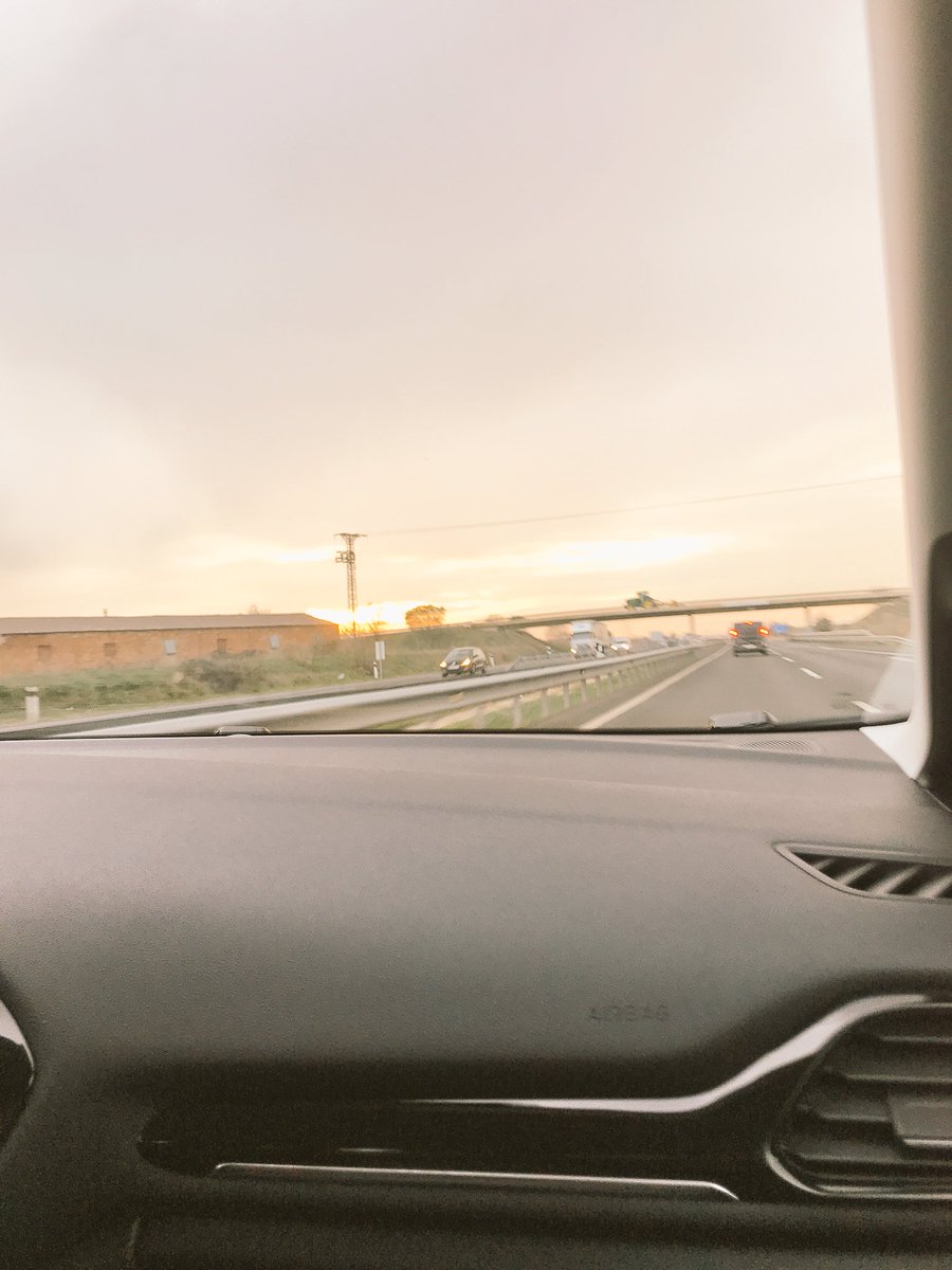 bermejo_7's tweet photo. De camino a Pamplona para verte @vanesamartin_  des de BCN! https://t.co/d8P9qsRYUw