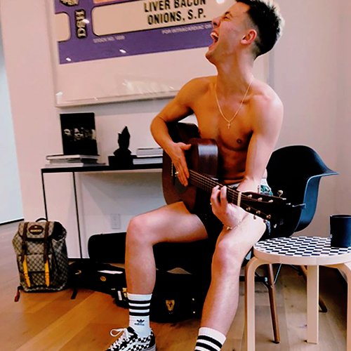 — wнen people тнιnĸ ι’м ғιnally ĸeep мy ѕнιrт on.