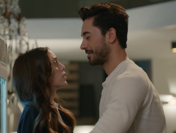 DZ_sabriina's tweet photo. دلوعة حبيبها ♥
#KalpAtısı
#AlEy
#GökhanAlkan
#ÖyküKarayel https://t.co/uAYwj3IBjH