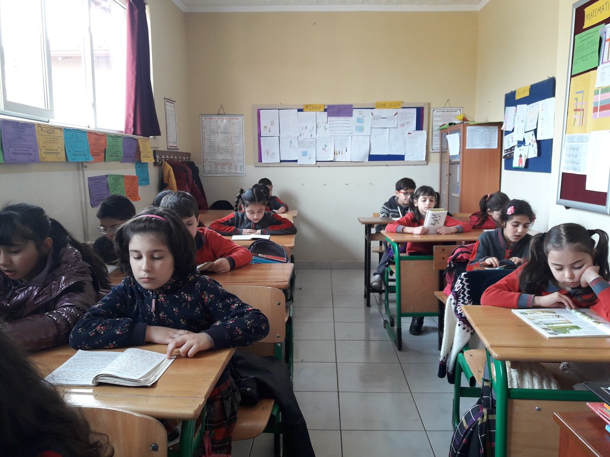 #samsunokumavakti Barbaros ilkokulu 4/B sınıfı okuyor.