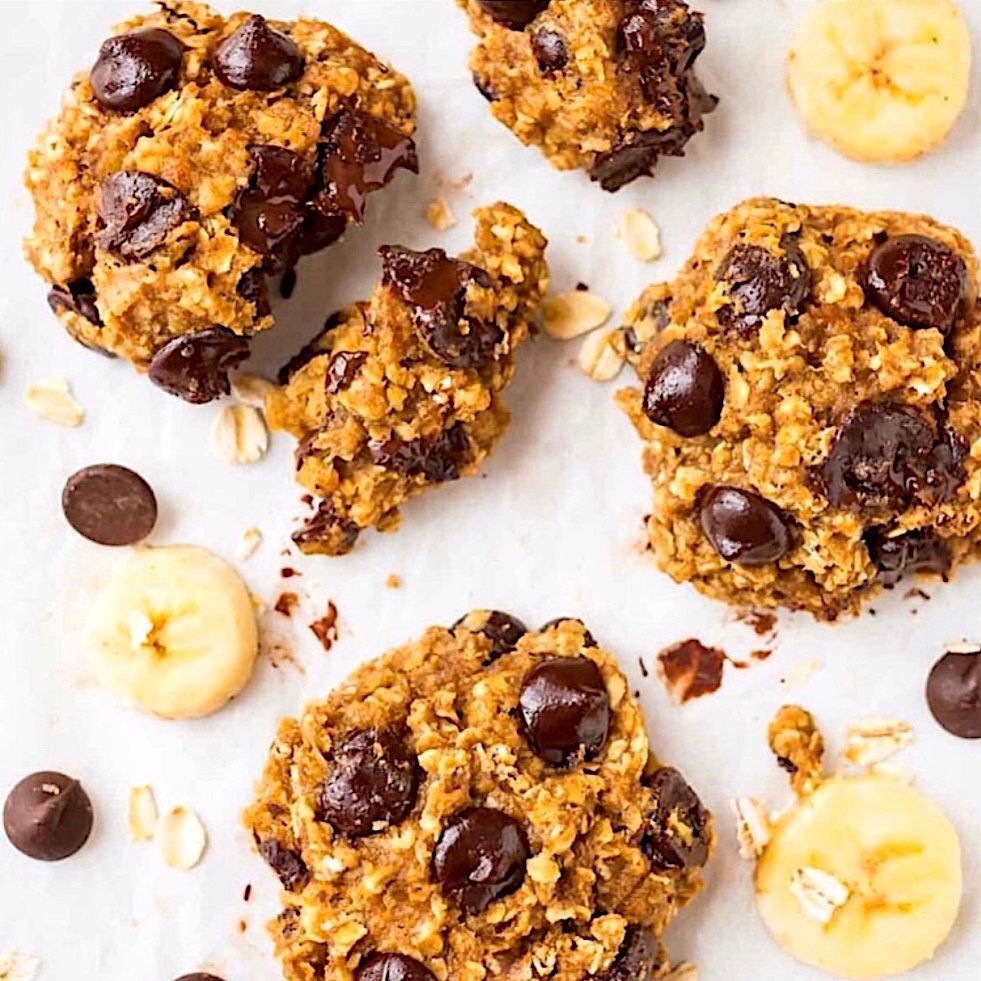 CherryvaleFarms's tweet photo. Oatmeal bananas chocolate...need we go on? 😍   📸@wellplated
.⠀
.⠀
.⠀
.⠀
#cherryvalefarms #oatmealcookies #makeitbakeitloveit #plantbased #bakingfun #bakingcookies #cookies #familyfun #healthykids #healthysnack #quicksnack #friyay #weekendplans #weekend #cookietime https://t.co/fo04CCZ8it