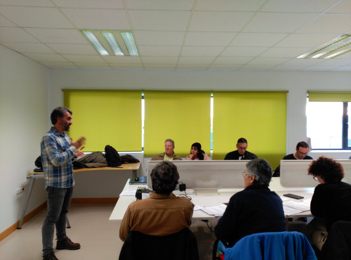 Última charla teórica a cargo de <a href="/CuestaBachiller/">Javier Cuesta</a>, que nos explica la solicitud de subvenciones para #plantaciones #truferas. Curso profesional de #truficultura. #trufas.  <a href="/ECMfungi/">ECM</a> <a href="/IDForest/">IDForest</a> <a href="/diputacionPalen/">Diputación de Palencia</a>