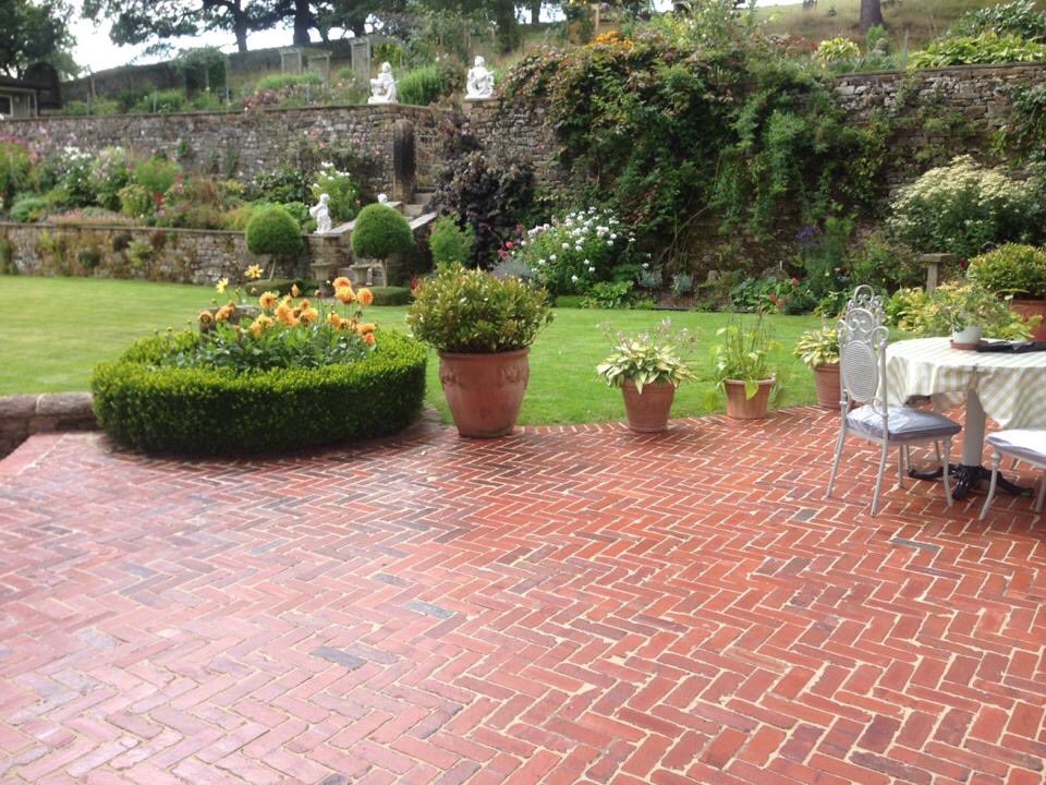 Installers of resin bound gravel throughout derbyshire and the Peak District #Resinboundgravel #Surfacing #Tarmac #Blockpaving #Indianpaving #Residential #Commercial #Peakdistrict #Matlock #Derbyshire #Bakewell